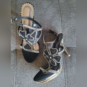 Docomo fancy dress heels in size 5/5.5.